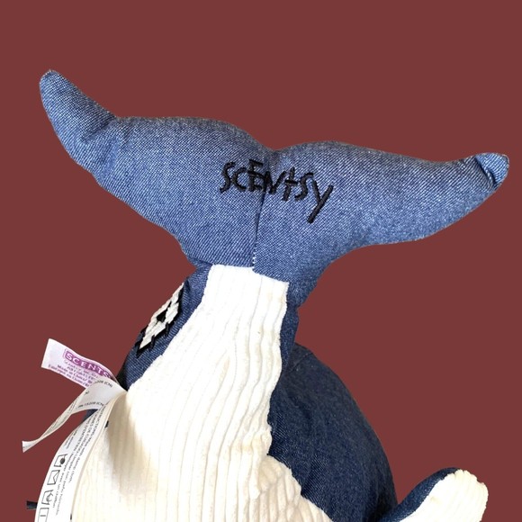 COPY - Scentsy Buddy Benny the Blue Whale with Jammy Time Scent Pak - Picture 8 of 12